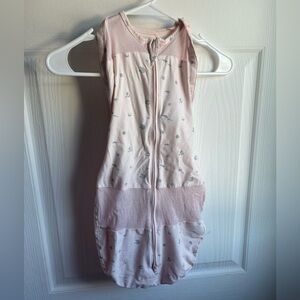 🧚 5 for $25 🧚 HAPPIEST BABY One Piece Sleeper Baby Swaddle Pink